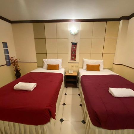 Honey House 2 Hostel Bangkok Exterior photo