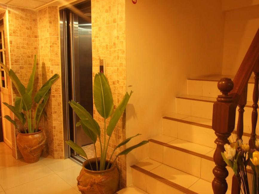 Honey House 2 Hostel Bangkok Exterior photo