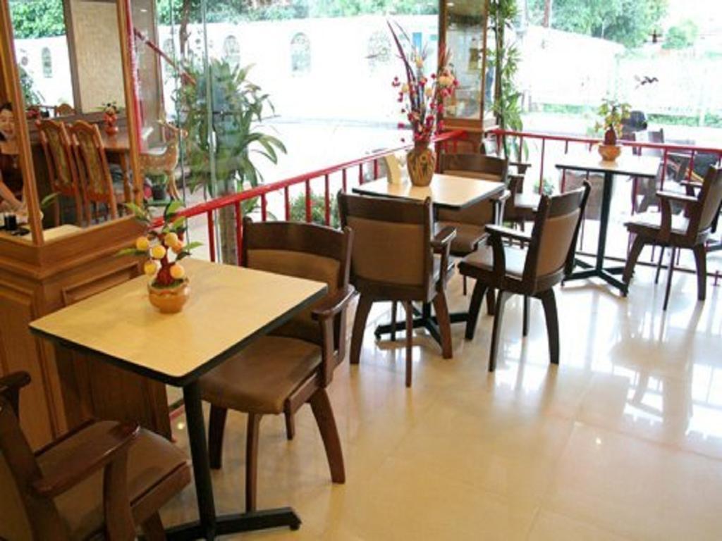 Honey House 2 Hostel Bangkok Exterior photo