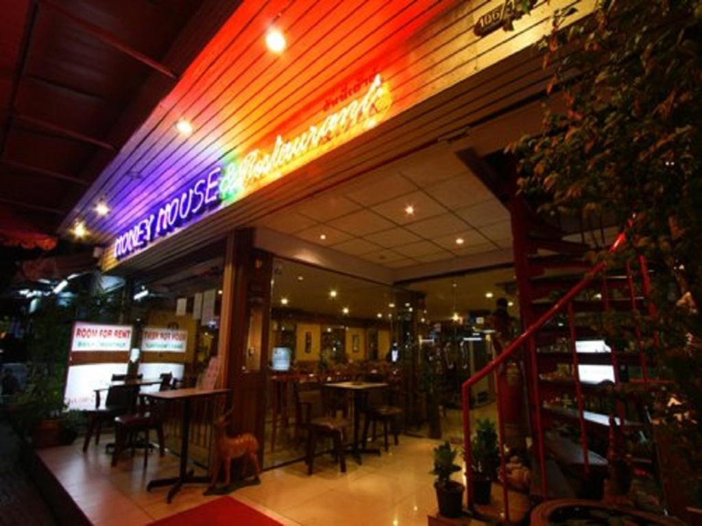 Honey House 2 Hostel Bangkok Exterior photo